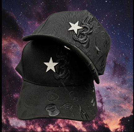 Gorra negra B-Star Graffiti con estrella metálica y diseño tattoo art en relieve - Barbas Hat