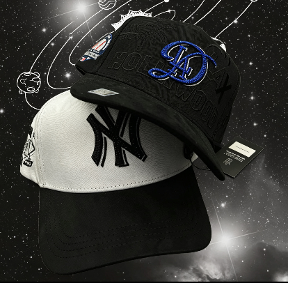 Gorra Big Boss Black & White NY y Big Boss LA Office negra con strass azul - Kevin Hats